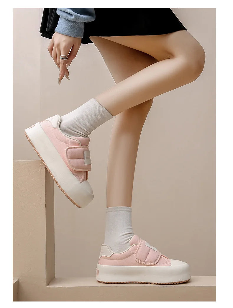 New Women Sneakers Fashion Comfortable Bread Shoes Trend Board Shoes Convenient Thick Sole Casual Sneakers