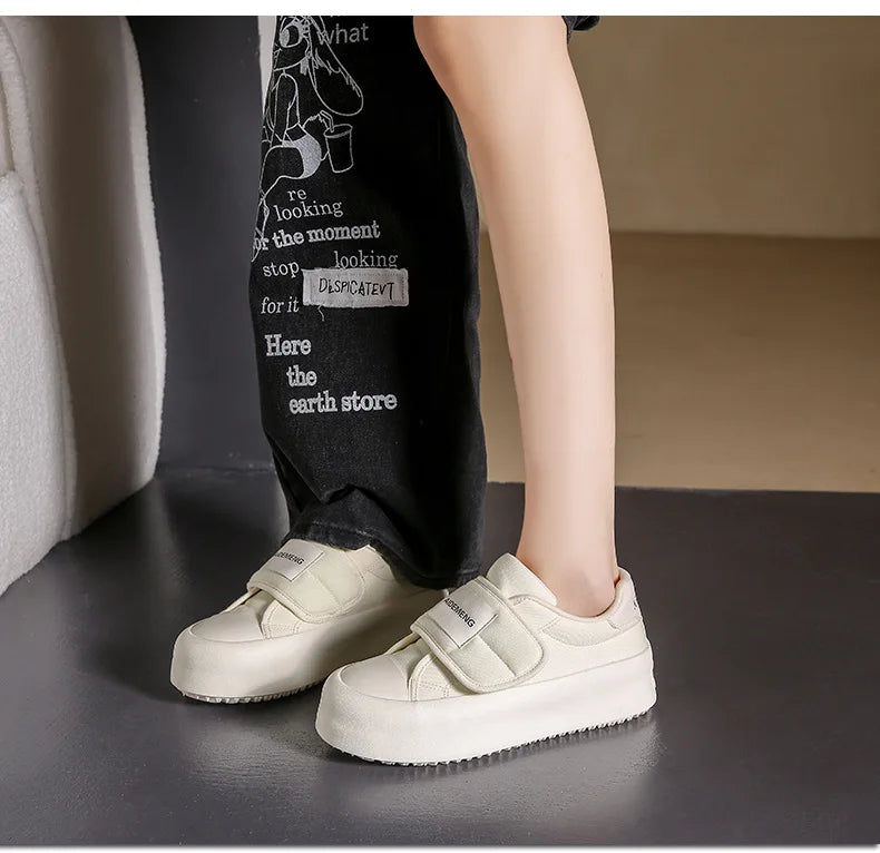 New Women Sneakers Fashion Comfortable Bread Shoes Trend Board Shoes Convenient Thick Sole Casual Sneakers